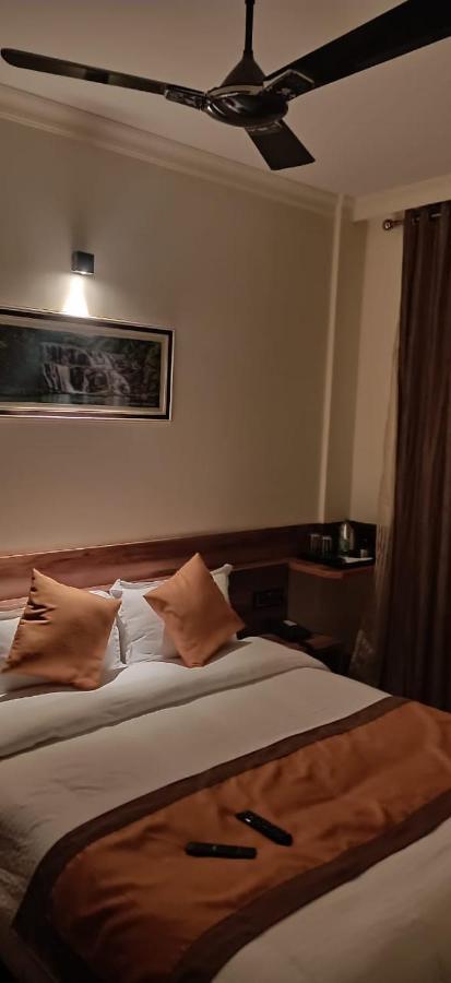 Banalari Pine Inn Shillong Eksteriør bilde